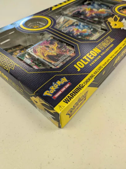 Pokemon: Jolteon VMAX Premium Collection - SEE PHOTOS