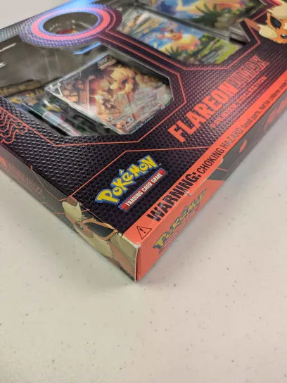 Pokemon: Flareon VMAX Premium Collection (SEE PHOTOS)