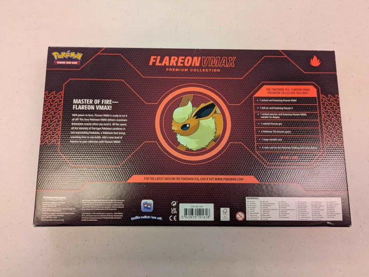 Pokemon: Flareon VMAX Premium Collection (SEE PHOTOS)